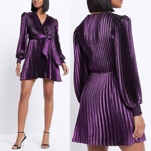EXPRESS NWT Metallic Faux Wrap Tie Waist Pleated Mini Dress in Purple Onyx Sz. S